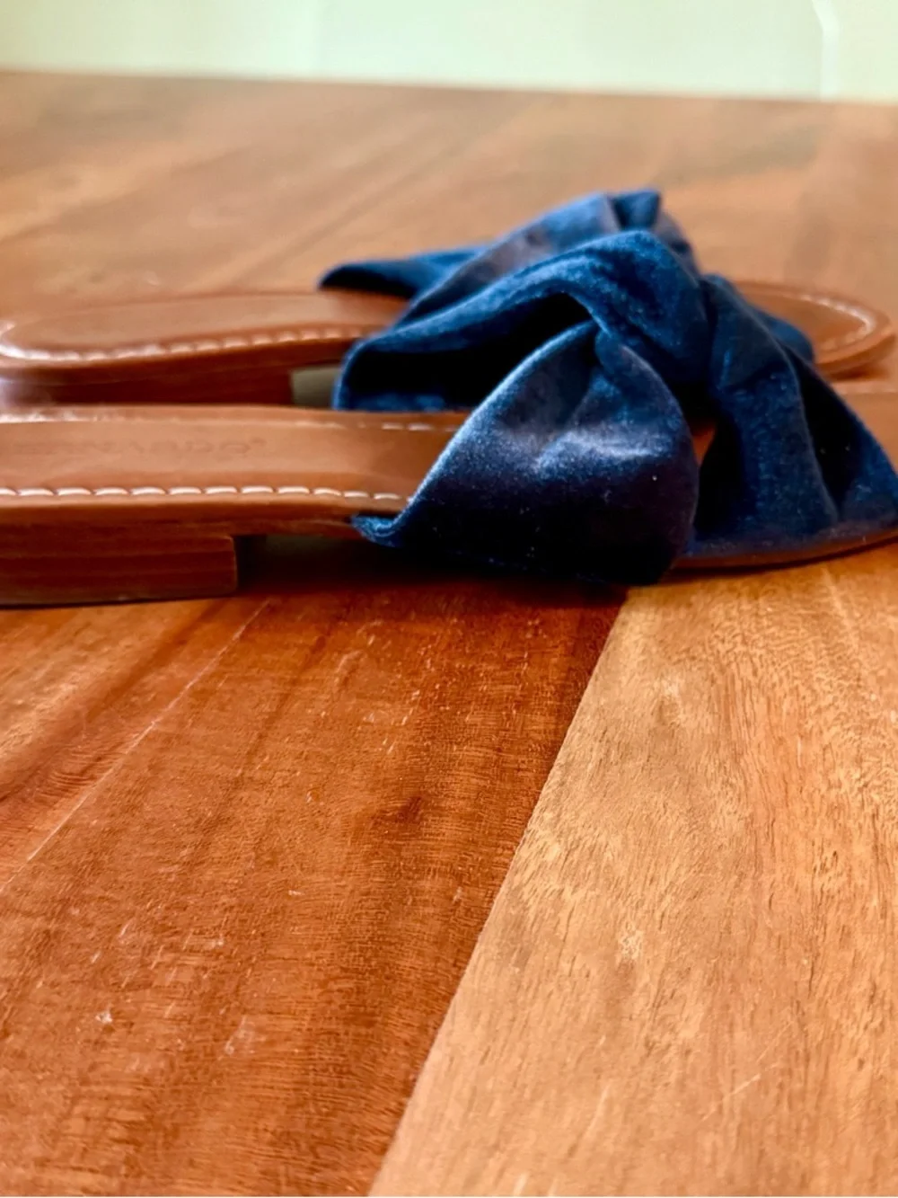 Bernardo Tiffany Velvet Knotted Slide Navy Flat Leather Insole Resort Sandals
